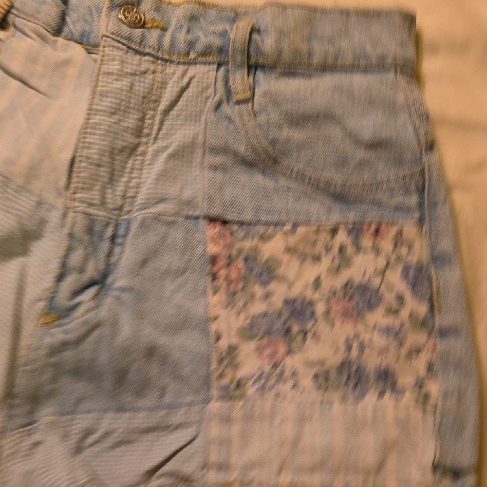 Floral Patchwork Jean Shorts - Picture 6 of 7